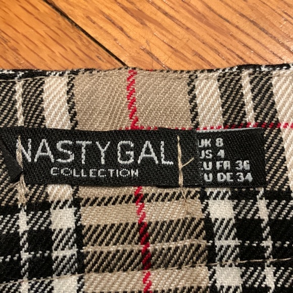 Nasty Gal plaid pants - Picture 4 of 6